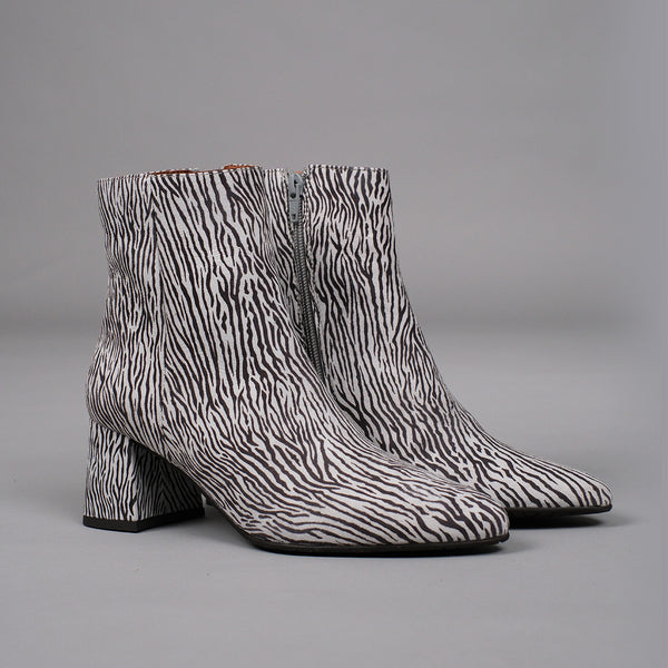 Esska Lorna Zebra Mid Heel Boot