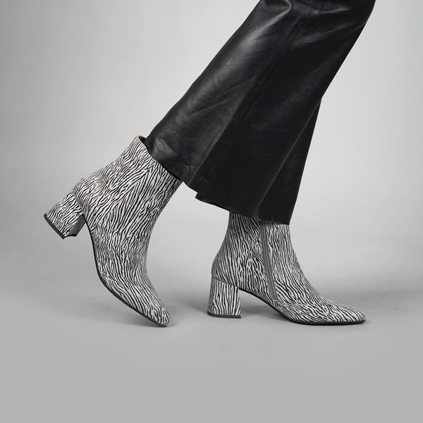 Esska Lorna Zebra Mid Heel Boot