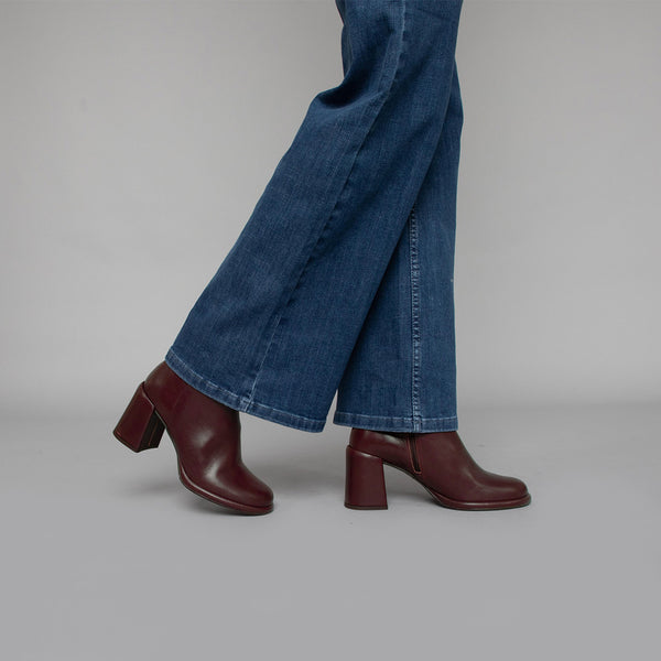 Esska Mariana Wine High Heel Boot