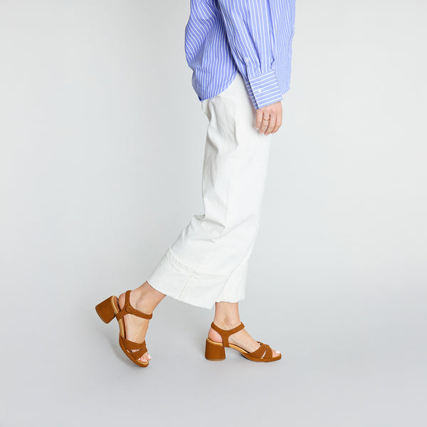 Esska Olivia Tan Low Heel Sandal
