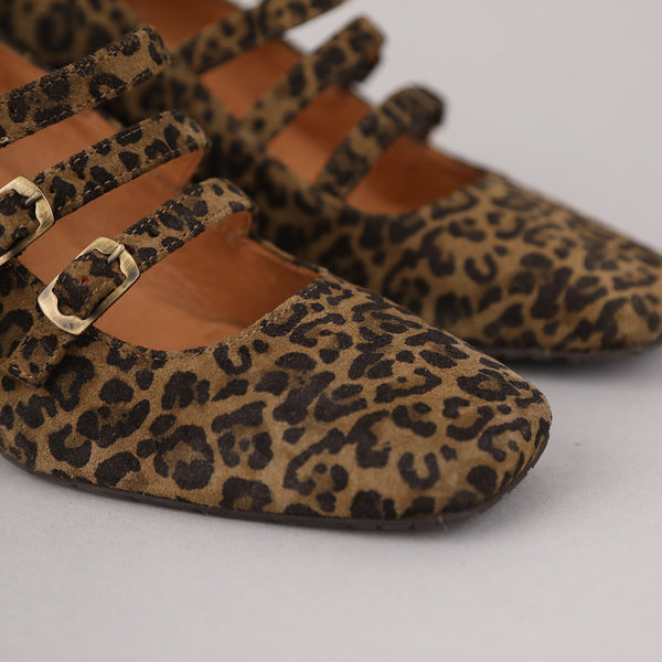 Esska Paris Leopard Mid Heel Shoe