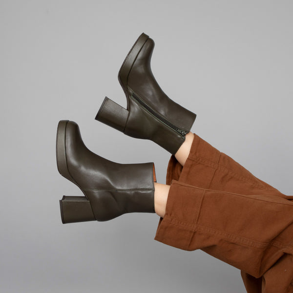 Esska Sassy Khaki High Heel Boot