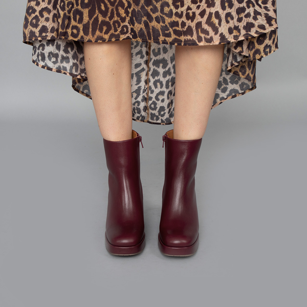 Esska Sassy Wine Platform Heeled Ankle Boots