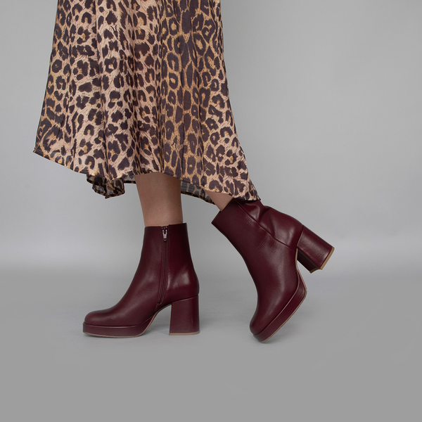 esska Sassy Wine Platform Heeled Ankle Boots