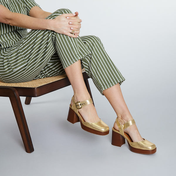 Esska Selena Gold Mid Heel Shoe