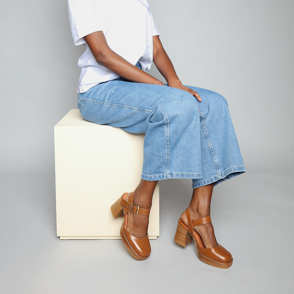 Esska Selena Tan Mid Heel Shoe