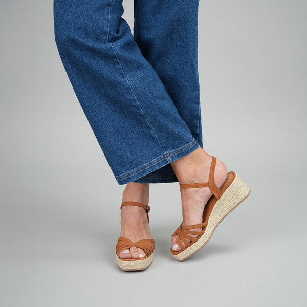 Esska Wafa Tan Low Sandal
