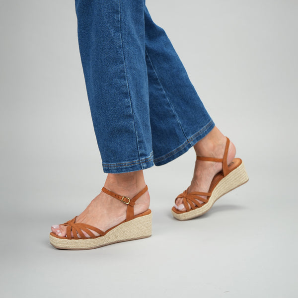 Esska Wafa WIDE Tan Low Sandal