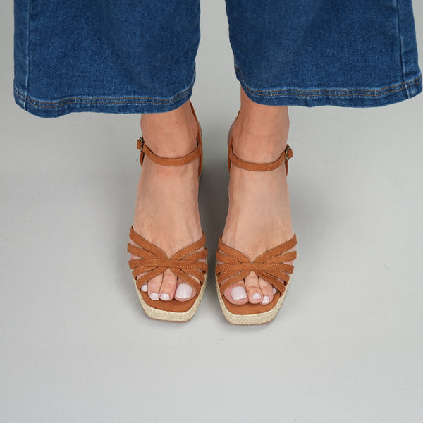esska Wafa WIDE Tan Low Sandal