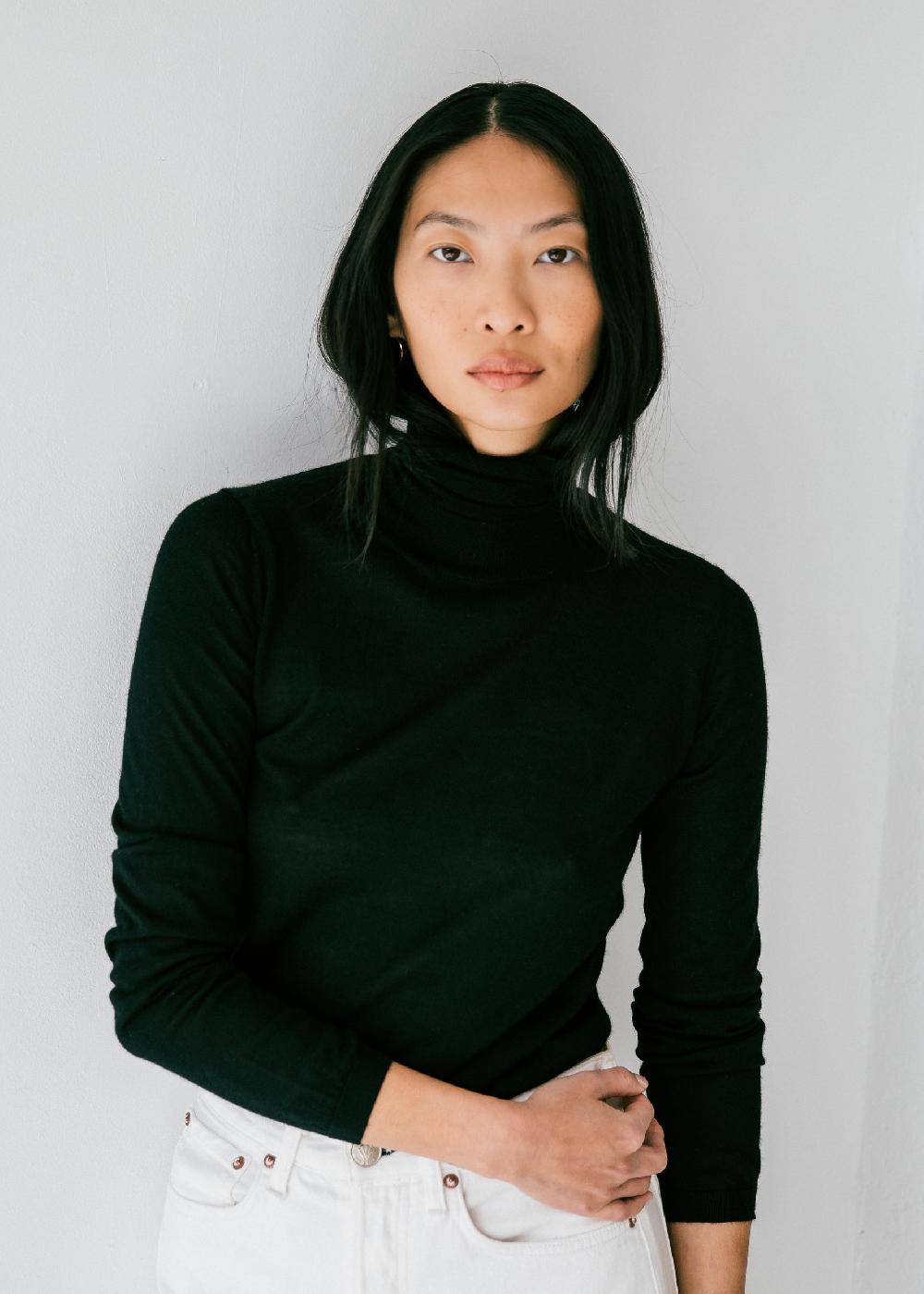 Estella Agyness Turtleneck In Black