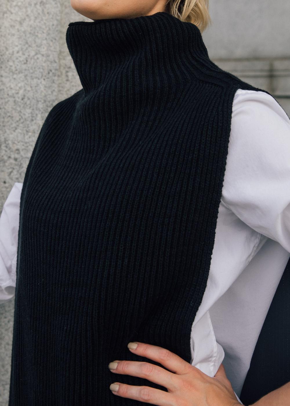 Estella Gia Dickey Sweater In Black Cashmere