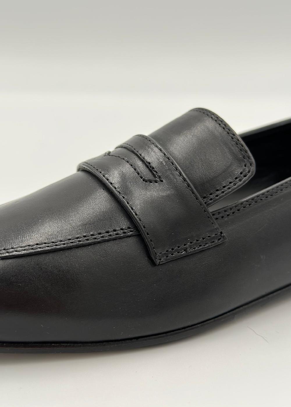 Estella Kate Penny Loafer In Black Leather