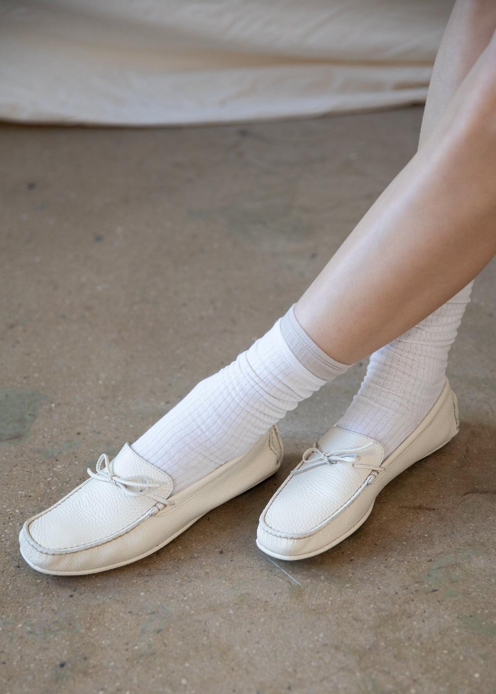 estella Liv Driving Shoe in Bone Pebbled Leather