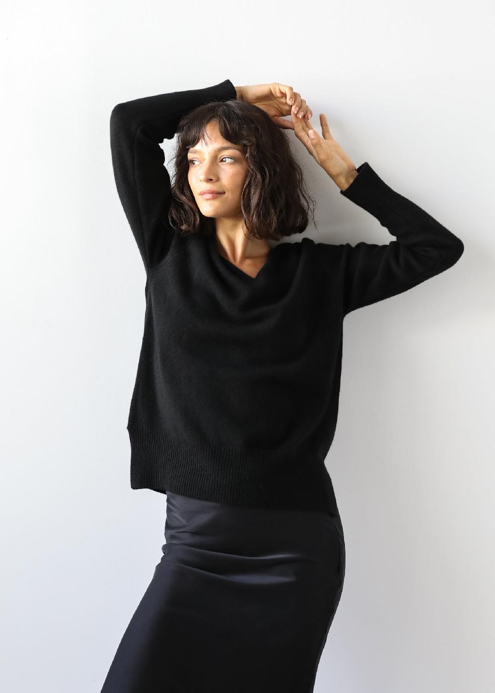 Estella Valentina Sweater In Black Cashmere