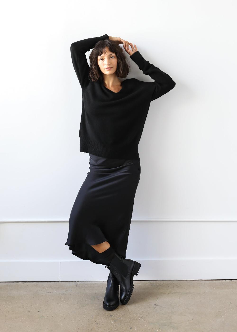 Estella Valentina Sweater In Black Cashmere
