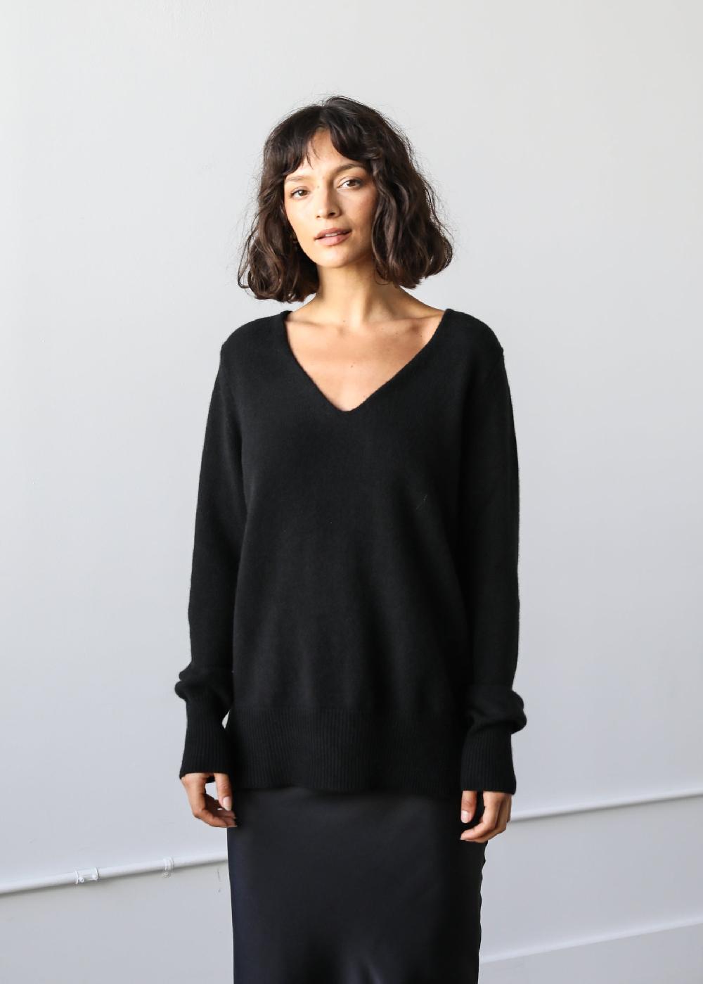 estella Valentina Sweater in Black Cashmere