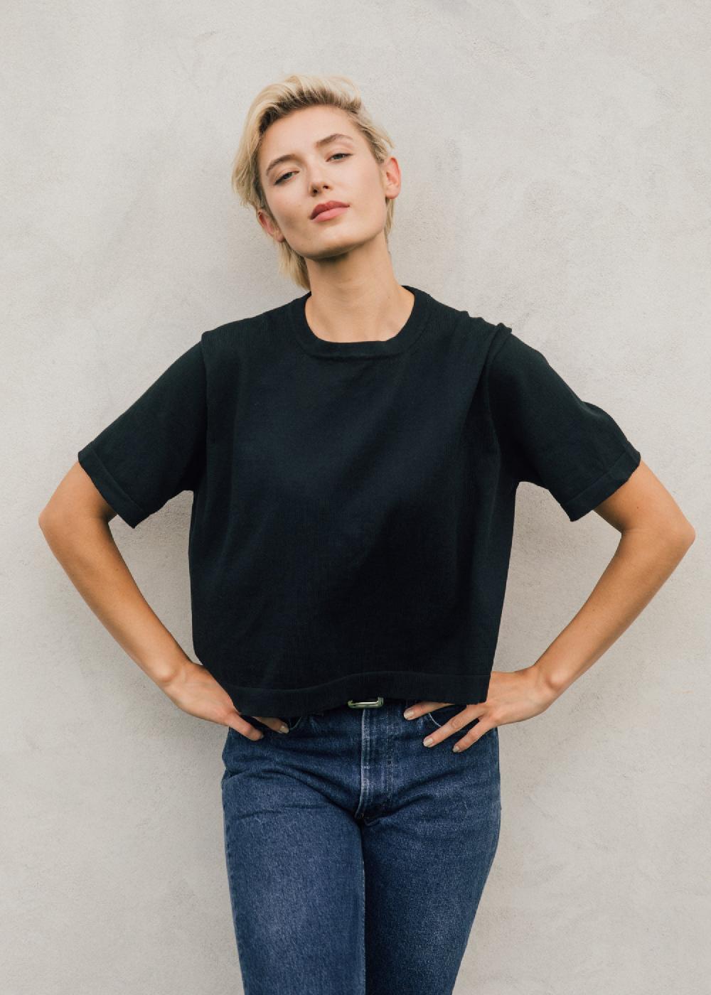 Estella Fiona Cropped T-Shirt In Black Cotton Cashmere