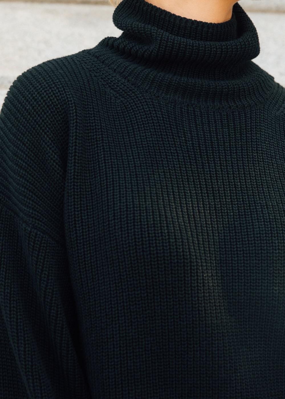 Estella Neve Cropped Turtleneck In Black Cotton Cashmere
