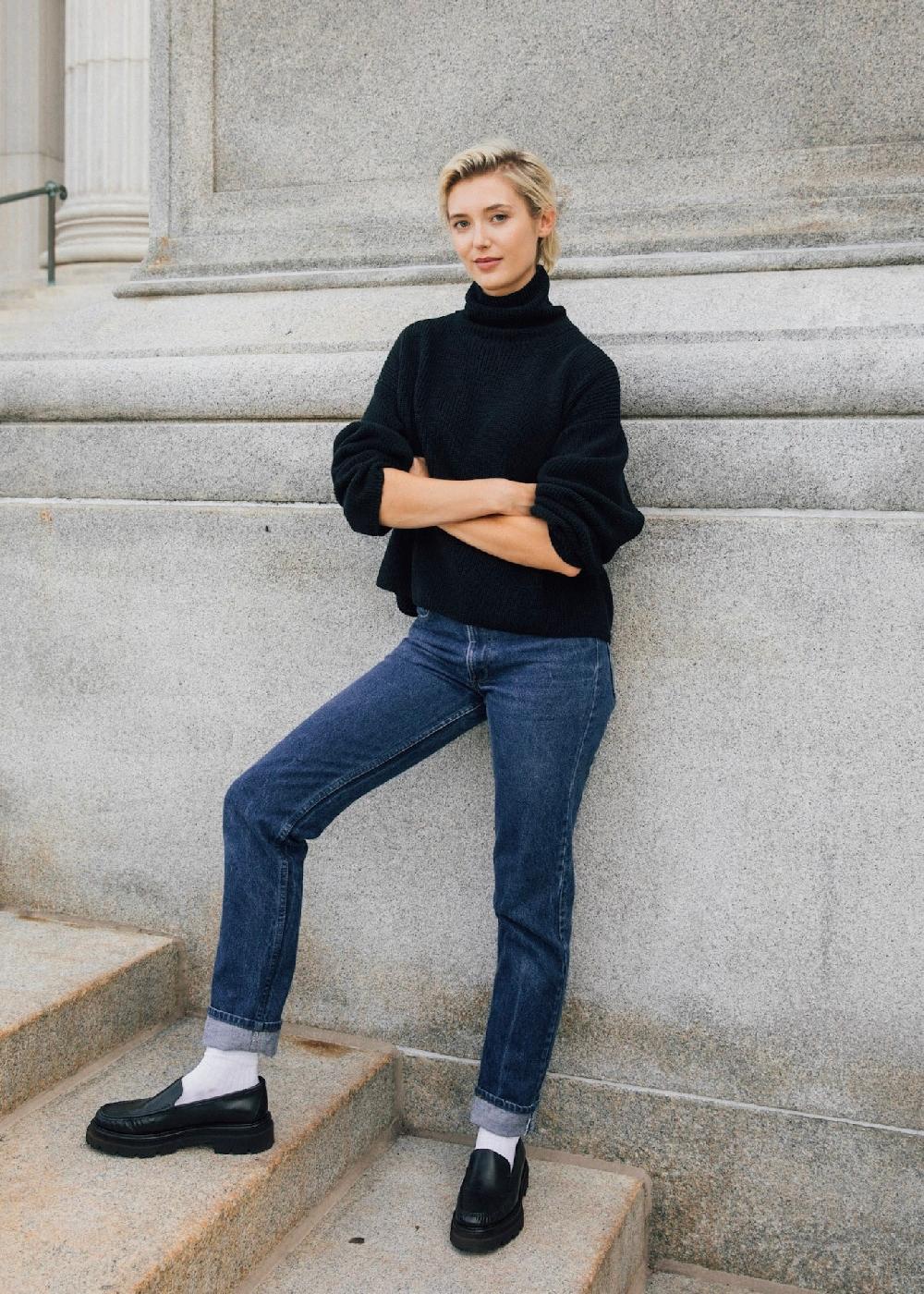 Estella Neve Cropped Turtleneck In Black Cotton Cashmere