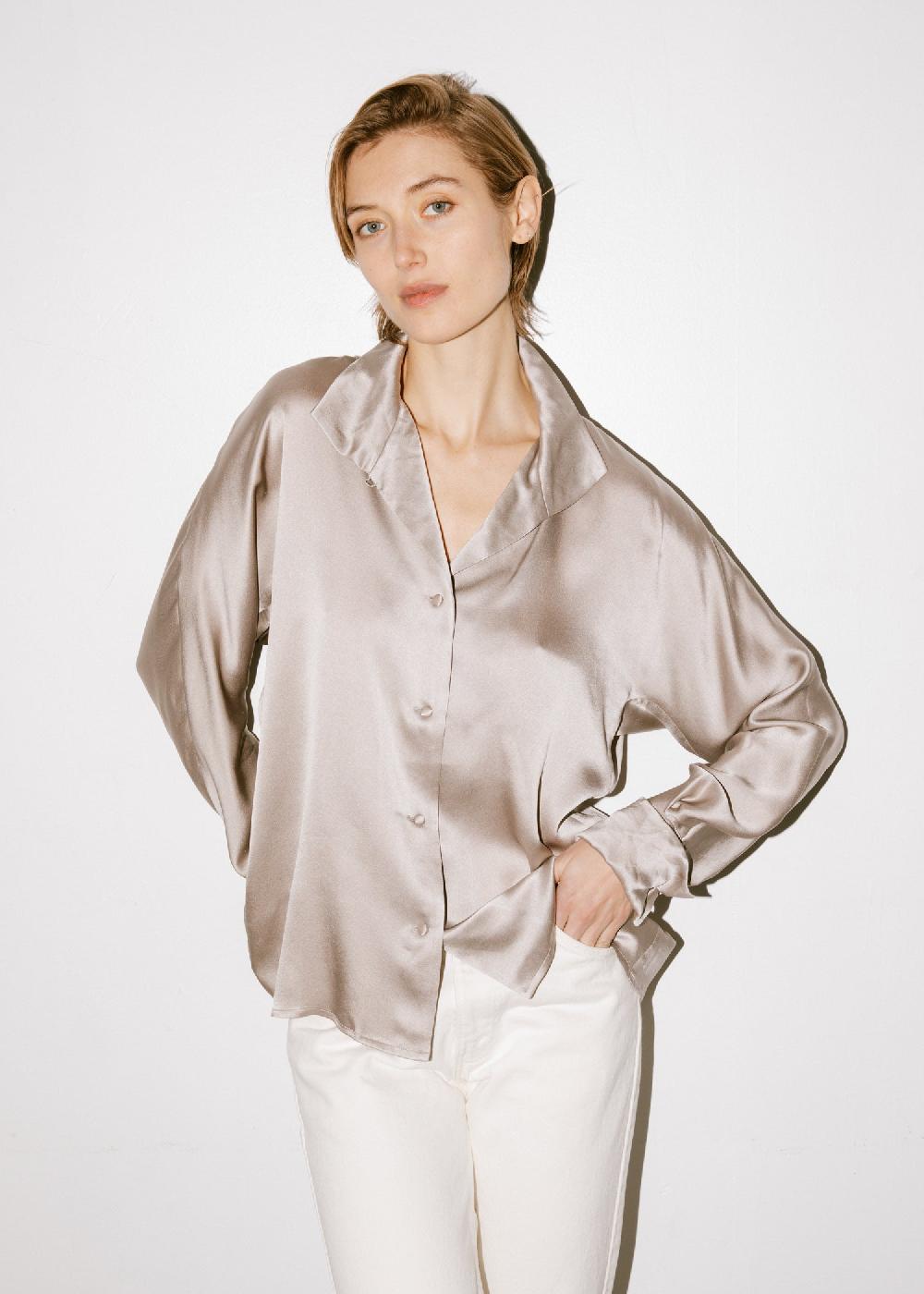estella Vintage 1980s Calvin Klein Dolman Sleeve Silk Blouse in Silver Taupe