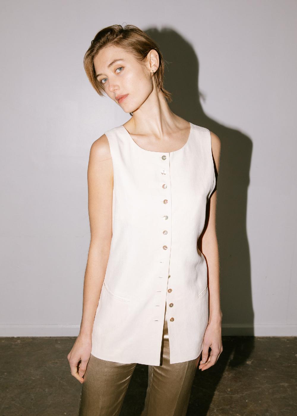 Estella Vintage 1990s Long Silk Vest With Mother Of Pearl Buttons In Light Beige