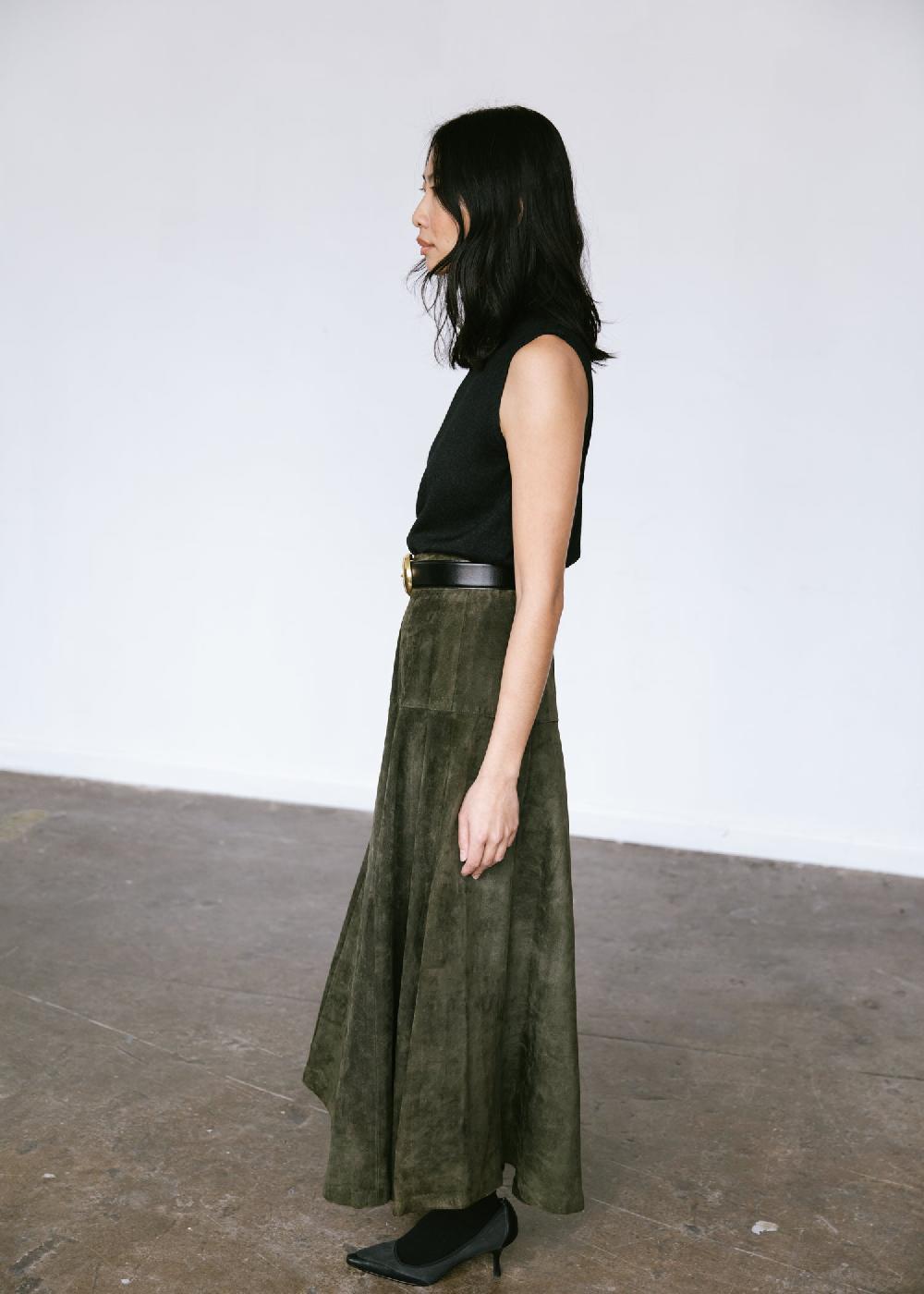 Estella Vintage 1990s Suede Leather Midi Skirt In Moss Green