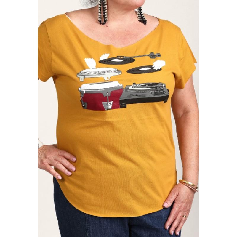 Estilo Estilo Clothing™ Cutting & Slapping Conga Turntable Cut Boat Neck T-shirt Antique Gold