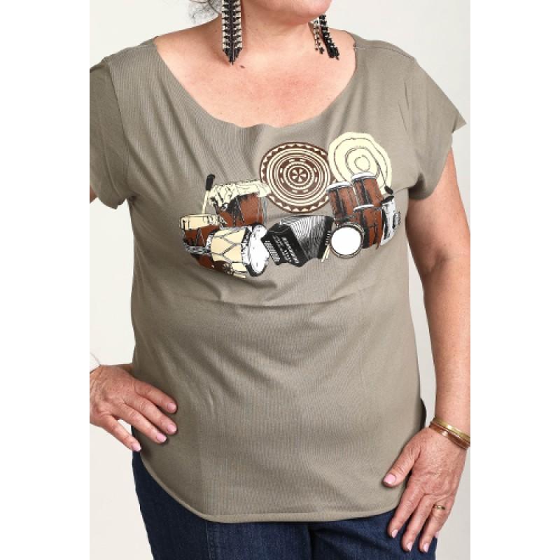 Estilo Estilo Clothing™ La Cumbia De Colombia Y Panama Cut Boat Neck T-shirt Warm Gray