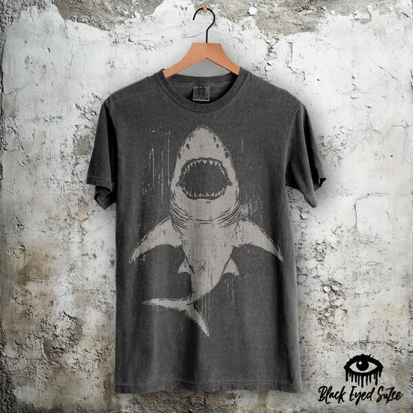 etsy Distressed Shark T-Shirt – Grunge Ocean Graphic Unisex Tee – Vintage Style Great White Shirt – Mens Womens Comfort Colors Pepper