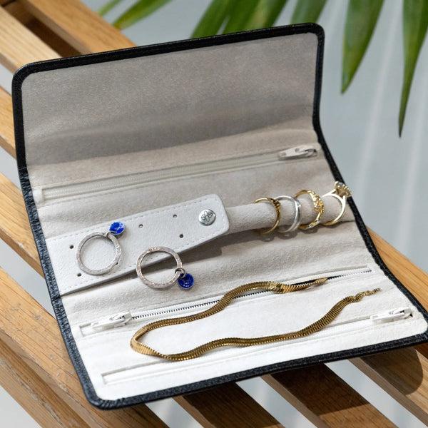 Ettinger Capra Ecru Large Jewellery Roll Black/Ecru