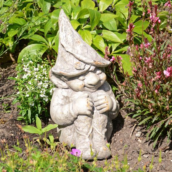 Europa Leisure Gnome Sitting 36cm Weathered Dark Stone Effect