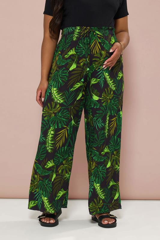 Evans BUMP IT UP MATERNITY Curve Black & Green Palm Print Trousers