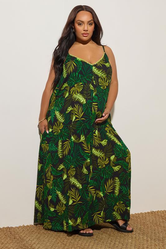 Evans BUMP IT UP MATERNITY Curve Black & Green Palm Print V-Neck Dress
