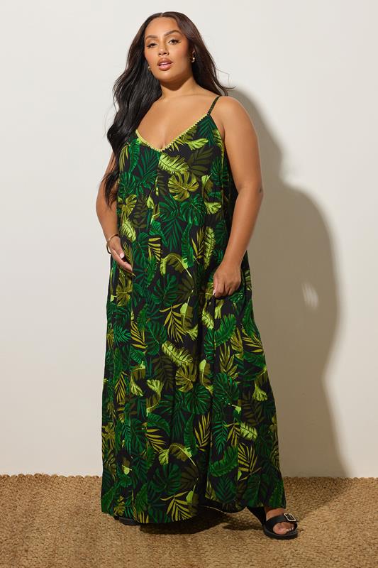 Evans BUMP IT UP MATERNITY Curve Black & Green Palm Print V-Neck Dress