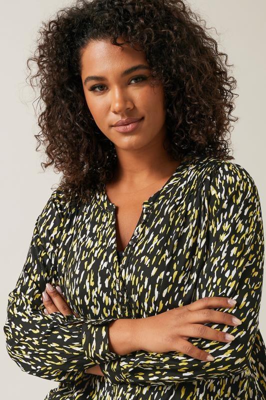 Evans EVANS Curve Black Abstract Print Notch Neck Blouse
