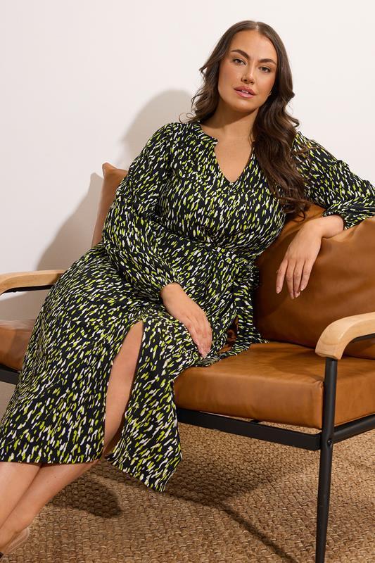 evans EVANS Curve Black Abstract Print Split Front Dress