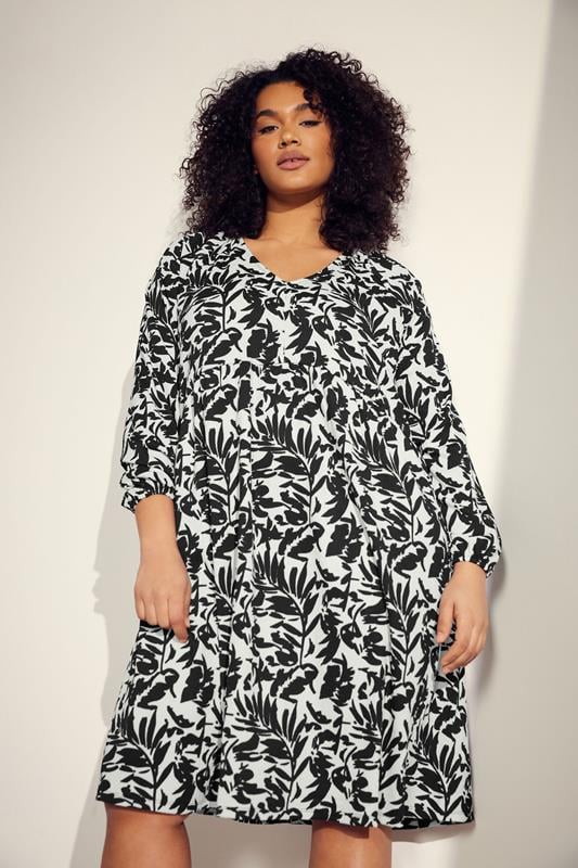 evans EVANS Curve Black Floral Print Crinkle Midi Dress