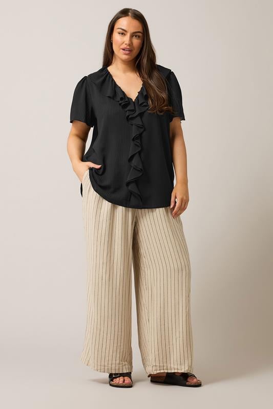 Evans EVANS Curve Black Ruffle Neck Short Sleeve Blouse