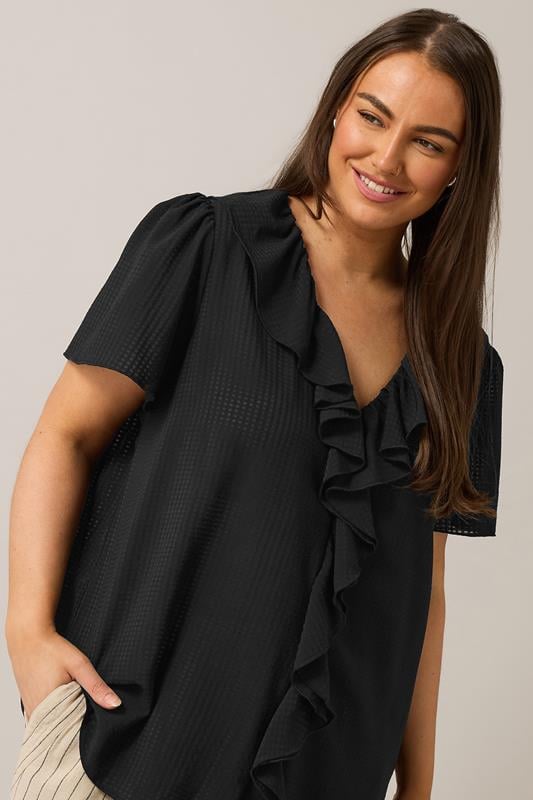 Evans EVANS Curve Black Ruffle Neck Short Sleeve Blouse