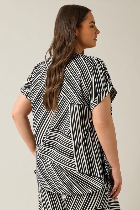 Evans EVANS Curve Black Stripe Button Front Short Sleeve Blouse
