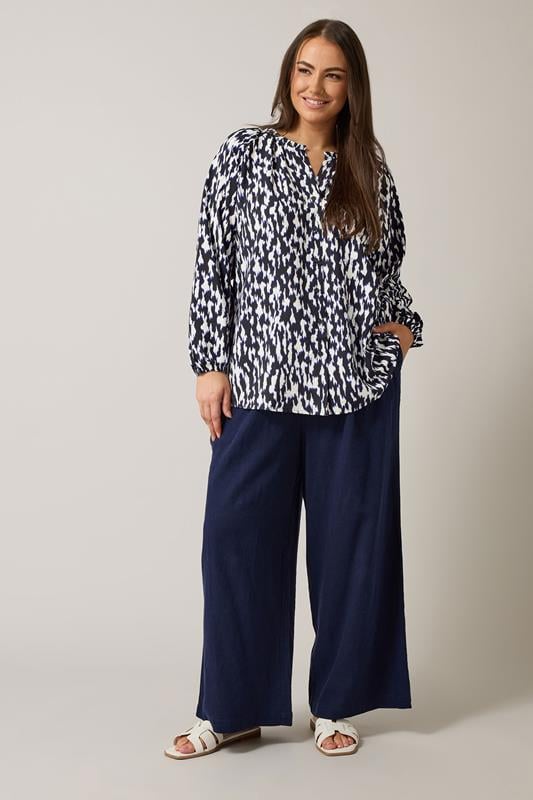 Evans EVANS Curve Black & White Abstract Print Frill Neck Blouse