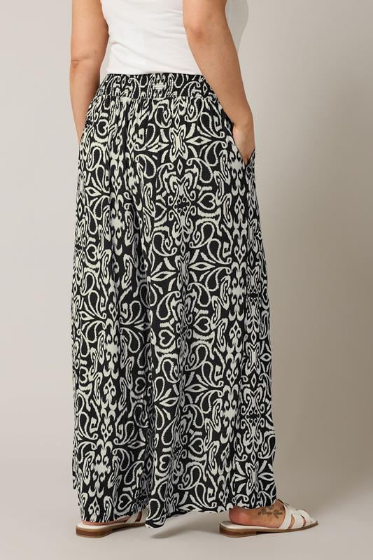Evans EVANS Curve Black & White Abstract Print Wide Leg Trousers