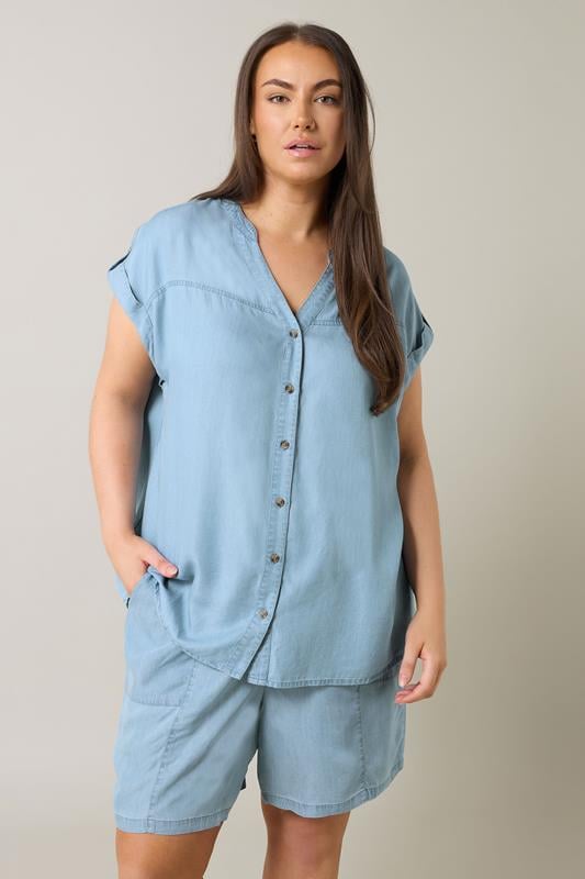 Evans EVANS Curve Light Blue Lyocell Short Sleeve Denim Shirt