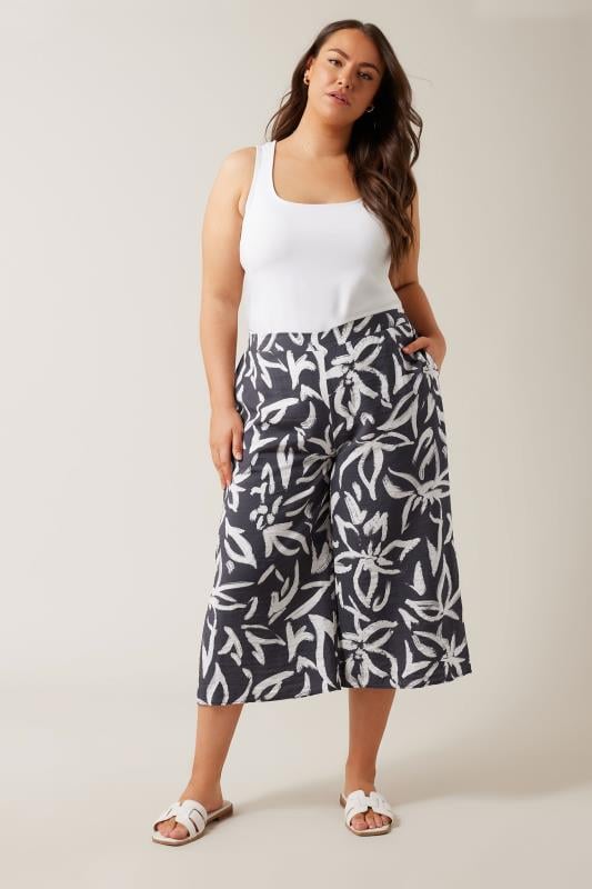 Evans EVANS Curve Navy Blue Floral Print Wide Leg Culottes