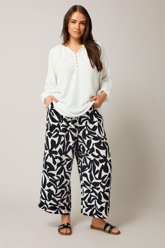 Evans EVANS Curve White & Black Geometric Print Wide Leg Trousers