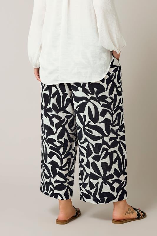 Evans EVANS Curve White & Black Geometric Print Wide Leg Trousers