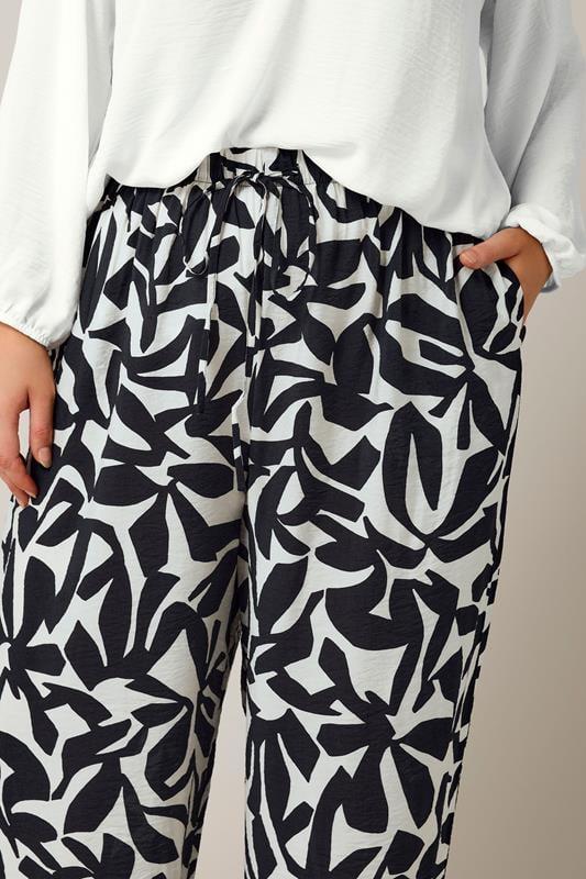 Evans EVANS Curve White & Black Geometric Print Wide Leg Trousers