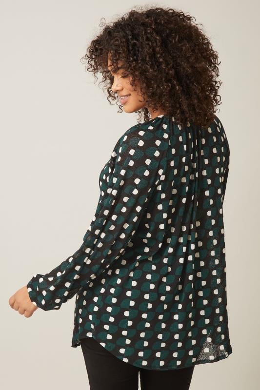 Evans EVANS Curve Green Geometric Print Blouse