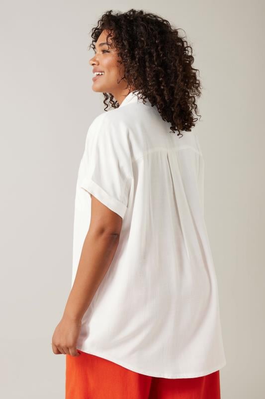 Evans EVANS Curve White Dipped Hem Shirt