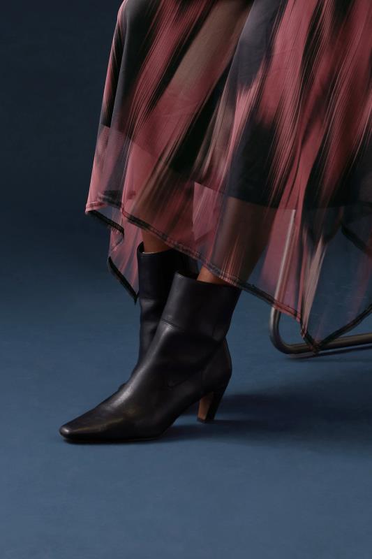 evans LTS Black Heeled Ankle Boot In Standard Fit